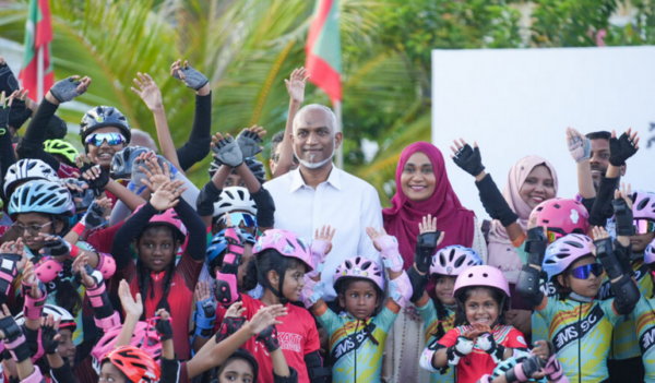 ދުޅަހެޔޮ ދިރިއުޅުމަކަށް ކުޅިވަރު ކުޅުމުގައި ދެމިތިބުމަށް ރައީސް އިލްތިމާސްކުރައްވައިފި
