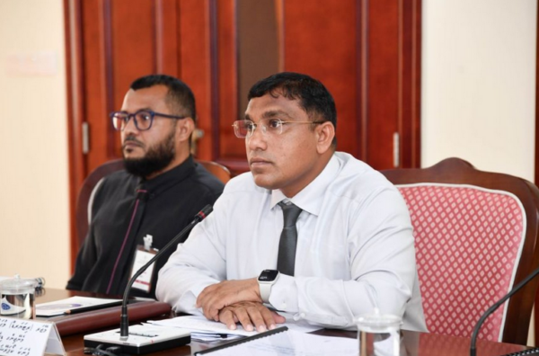ފެނަކައިގެ މެނޭޖިން ޑިރެކްޓަރު ނަޖާހު މަގާމުން ވަކިކޮށްފި
