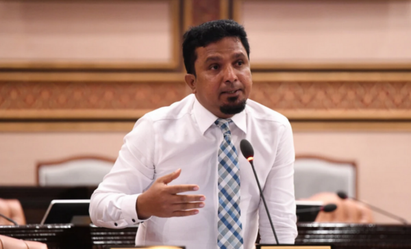 ވަގުތީ ސަރުކާރެއް އުފައްދަން އެމްޑީޕީން ގޮވާލަނީ ގައުމުގައި ހަމަނުޖެހުން އުފައްދަން: މެމްބަރު ޒަރީރު