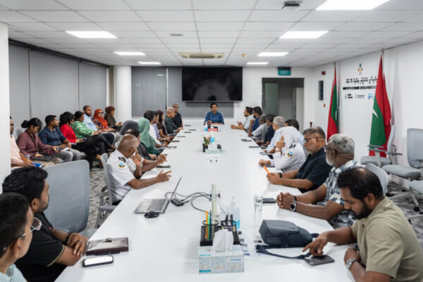 މުދާ އެތެރެކުރުމުގައި ދިމާވަމުންދާ ގޮންޖެހުންތަކަށް ހައްލު ހޯދުމަށް މަޝްވަރާކޮށްފި